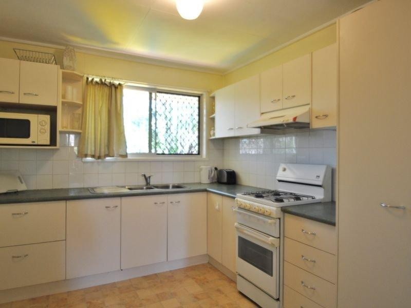 18 Yugumbri Crescent, Logan Central QLD 4114