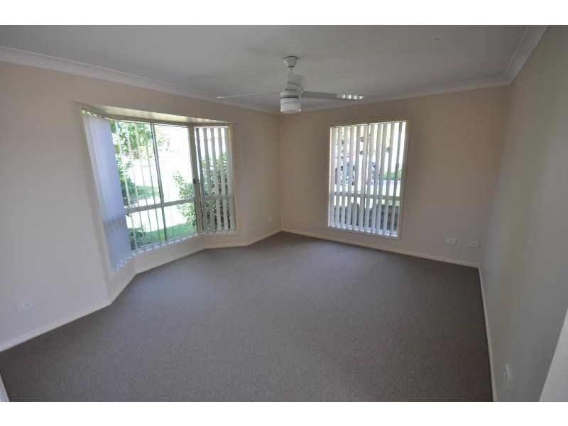12 Houston Drive, Crestmead QLD 4132