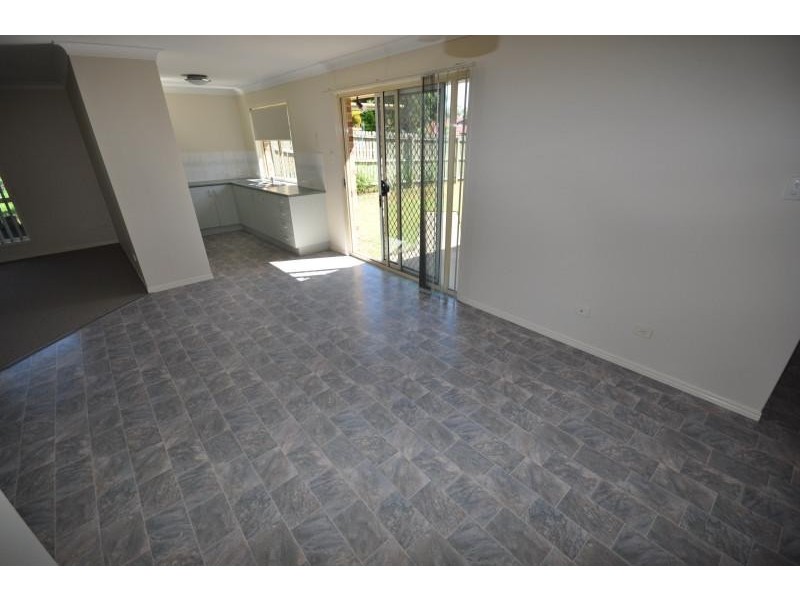 12 Houston Drive, Crestmead QLD 4132