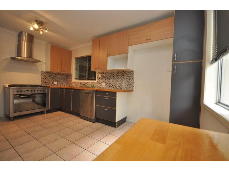 4 Wilde Street, Kingston QLD 4114