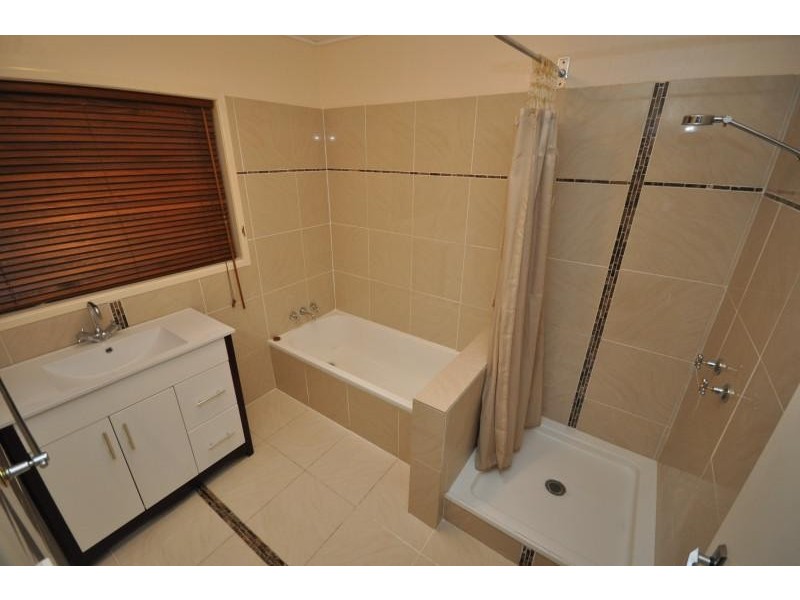 4 Wilde Street, Kingston QLD 4114