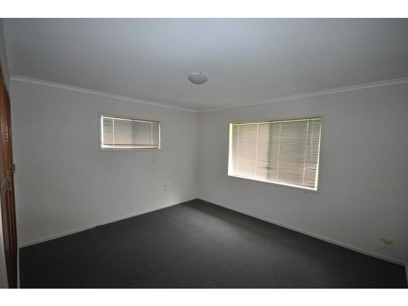 4 Wilde Street, Kingston QLD 4114