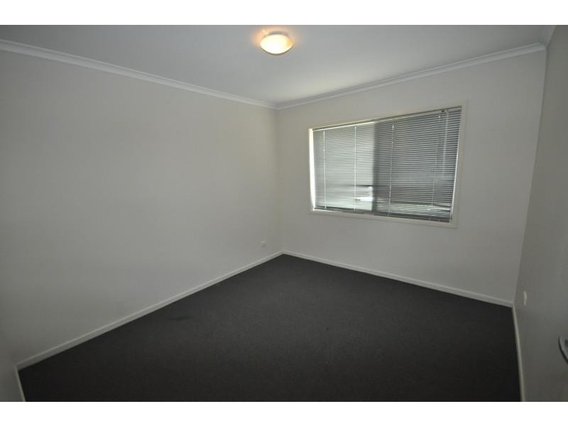 4 Wilde Street, Kingston QLD 4114