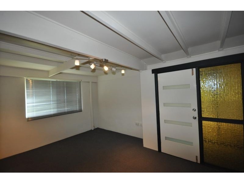 4 Wilde Street, Kingston QLD 4114