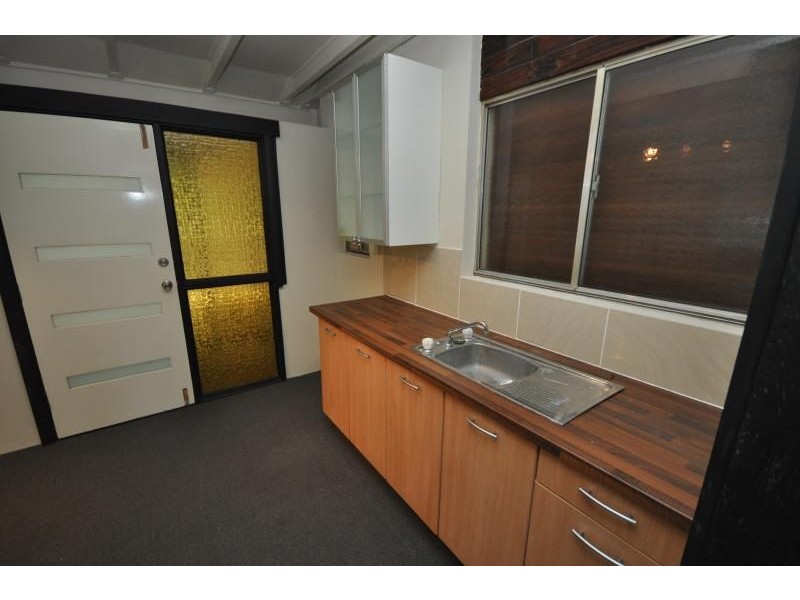 4 Wilde Street, Kingston QLD 4114