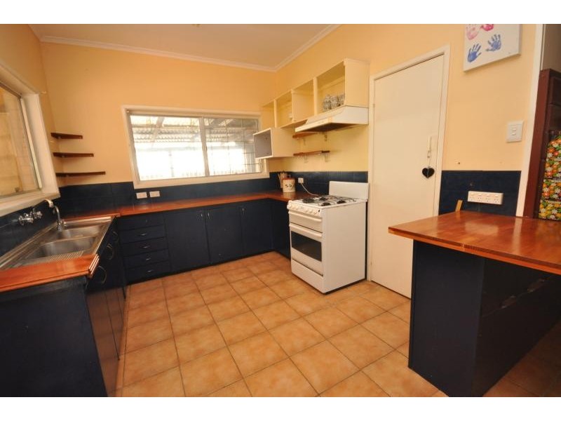 13 wilde Street, Kingston QLD 4114