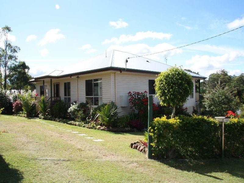 4 Farmborough Court SOUTHSIDE 4570, Southside QLD 4570