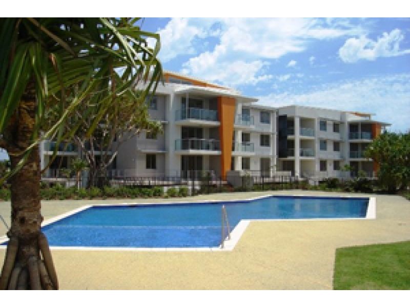 64  Sickle  Avenue HOPE ISLAND 4212, Hope Island QLD 4212