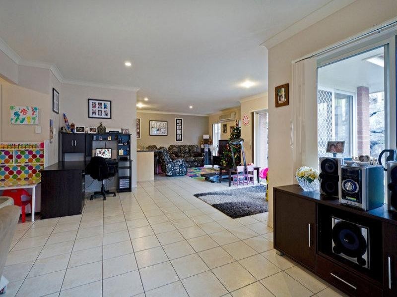 14 Sheffield Circuit PACIFIC PINES 4211, Pacific Pines QLD 4211