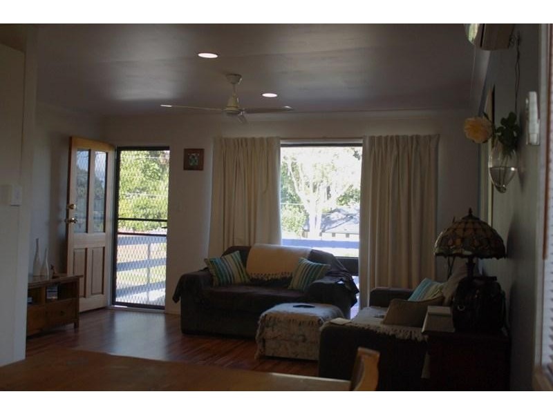 10 Innes Avenue MOLENDINAR 4214, Molendinar QLD 4214