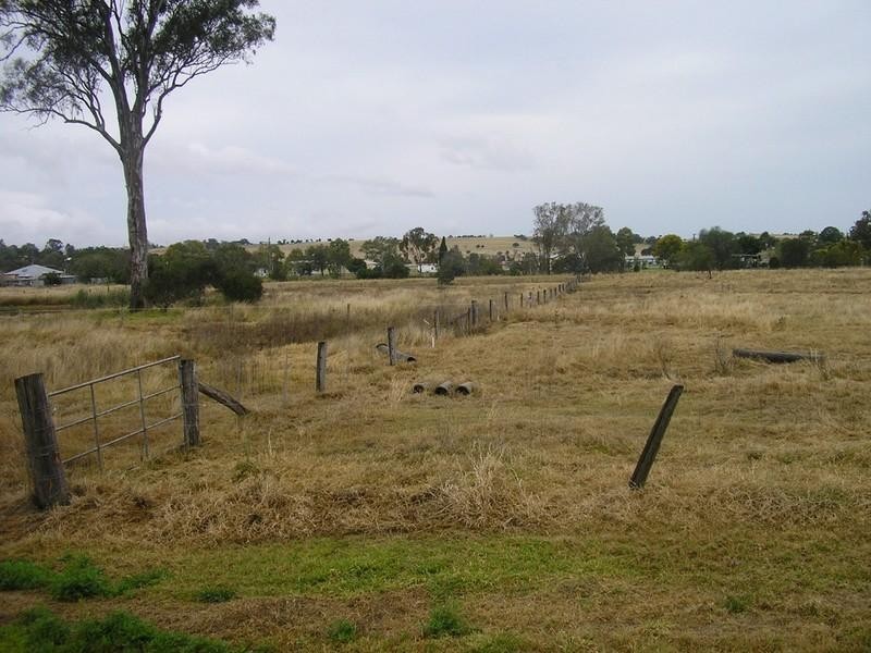 11 Edward  Street MARBURG 4346, Marburg QLD 4346