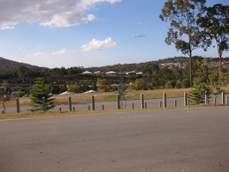 15 Flame Trees Crescent MAUDSLAND 4210, Maudsland QLD 4210