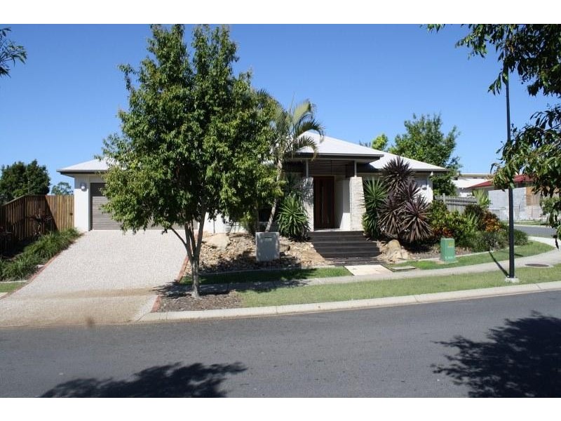 8 Codrington Circuit PACIFIC PINES 4211, Pacific Pines QLD 4211