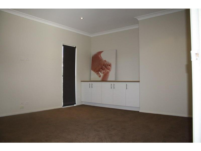 8 Codrington Circuit PACIFIC PINES 4211, Pacific Pines QLD 4211