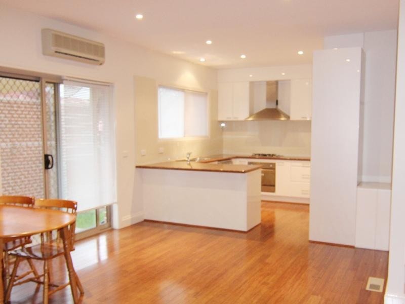 2/34 Kerrie Road GLEN WAVERLEY 3150, Glen Waverley VIC 3150