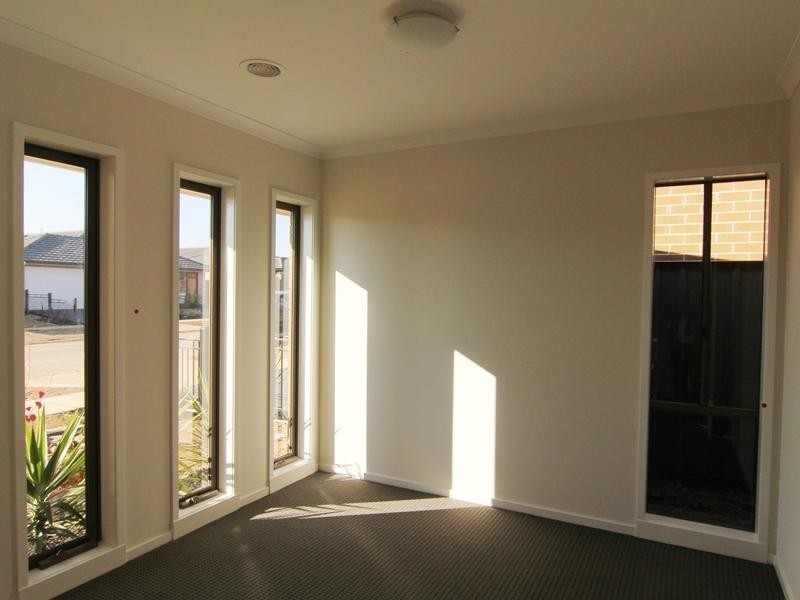 11 Snowsill Circuit POINT COOK 3030, Point Cook VIC 3030