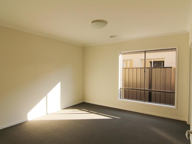 11 Snowsill Circuit POINT COOK 3030, Point Cook VIC 3030