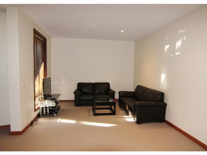 2/17 Mimosa Street GLEN WAVERLEY 3150, Glen Waverley VIC 3150