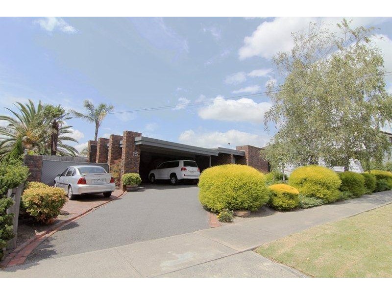 15 Outlook Drive DANDENONG NORTH 3175, Dandenong North VIC 3175