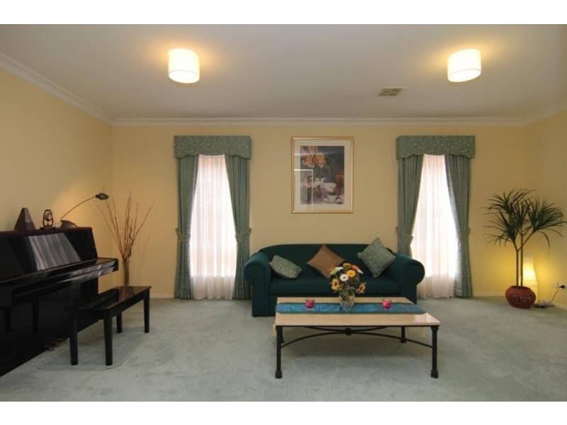 8 Crows Lane GLEN WAVERLEY 3150, Glen Waverley VIC 3150