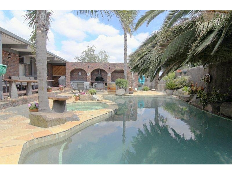 15 Outlook Drive DANDENONG NORTH 3175, Dandenong North VIC 3175