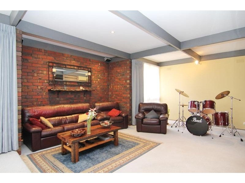 15 Outlook Drive DANDENONG NORTH 3175, Dandenong North VIC 3175