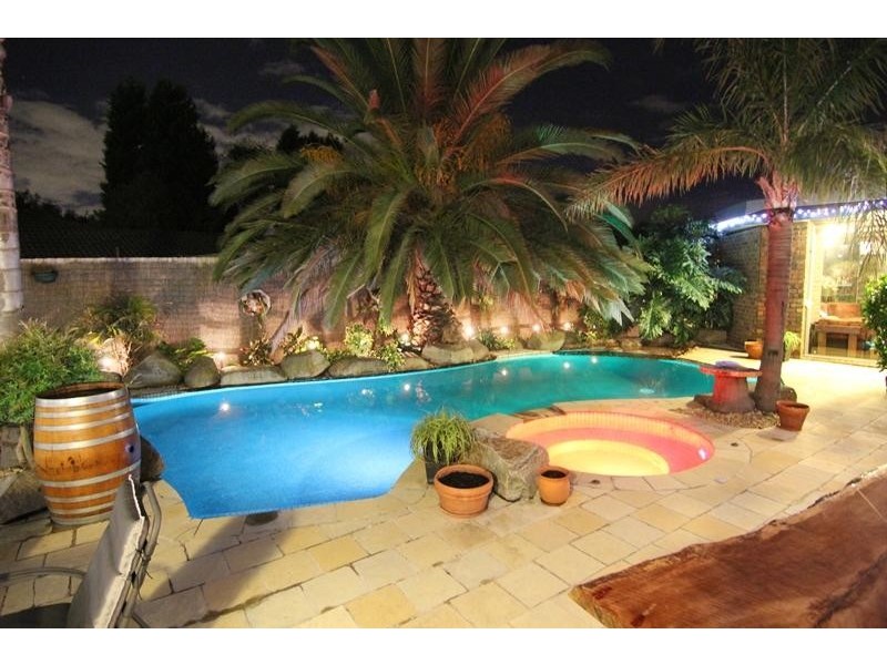 15 Outlook Drive DANDENONG NORTH 3175, Dandenong North VIC 3175