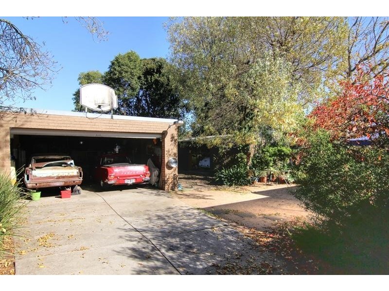 26 Charlton  Street MOUNT WAVERLEY 3149, Mount Waverley VIC 3149