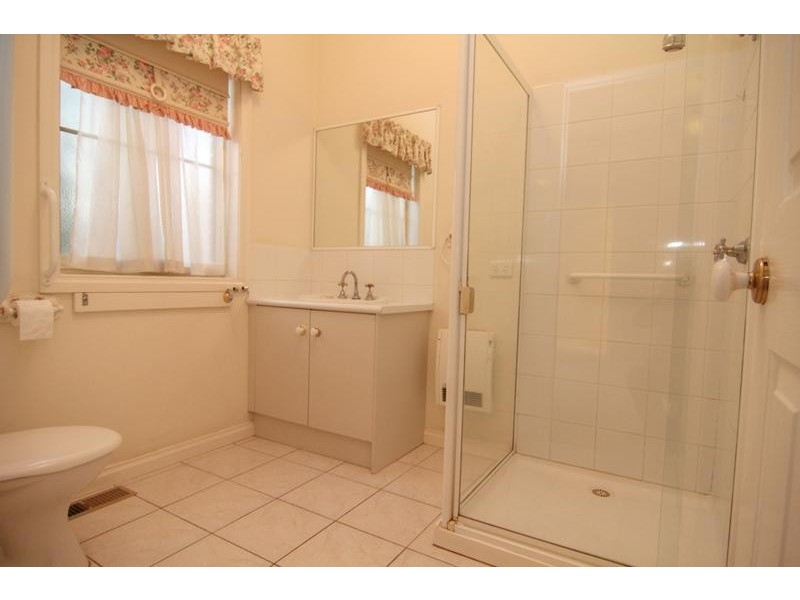 1/20 Barbara Avenue GLEN WAVERLEY 3150, Glen Waverley VIC 3150