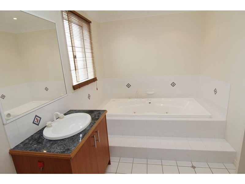 4 Nelse Court, Wheelers Hill VIC 3150