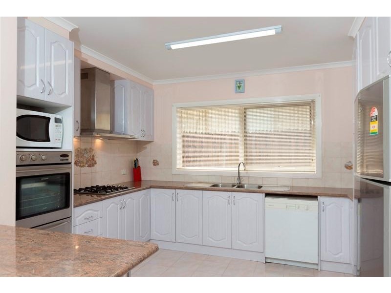 2/84 Leeds  Road, Mount Waverley VIC 3149