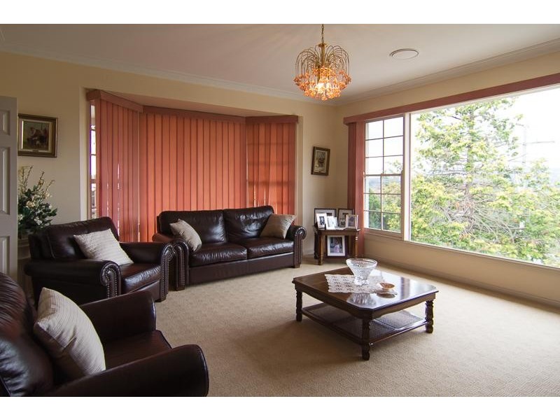 311 Gallaghers Road, Glen Waverley VIC 3150