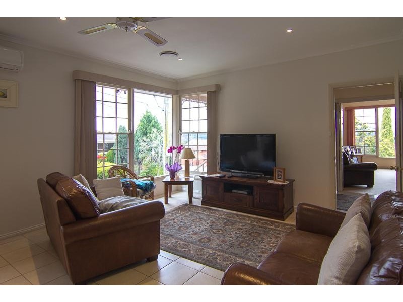 311 Gallaghers Road, Glen Waverley VIC 3150