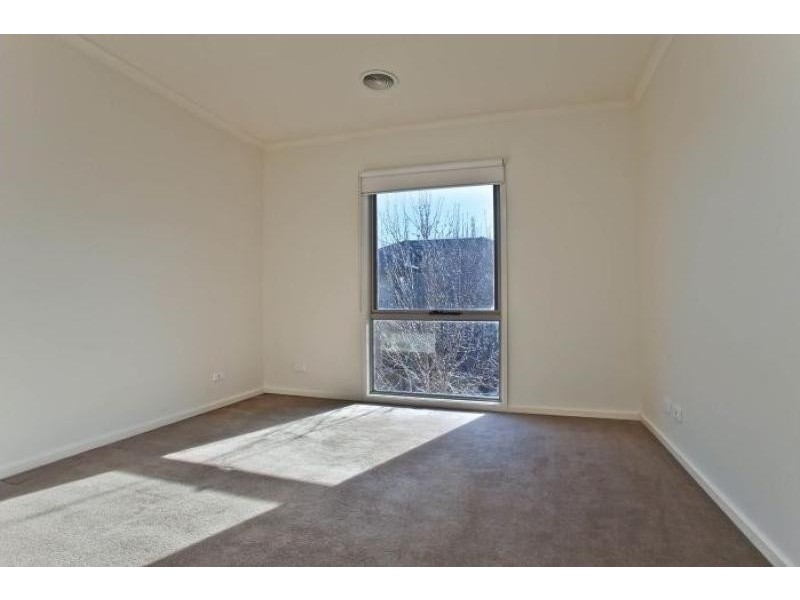 8/3 Keylana Boulevard, Mount Waverley VIC 3149