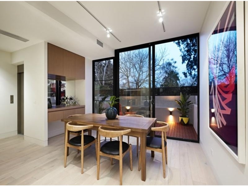 2/12c Spring Road, Malvern VIC 3144