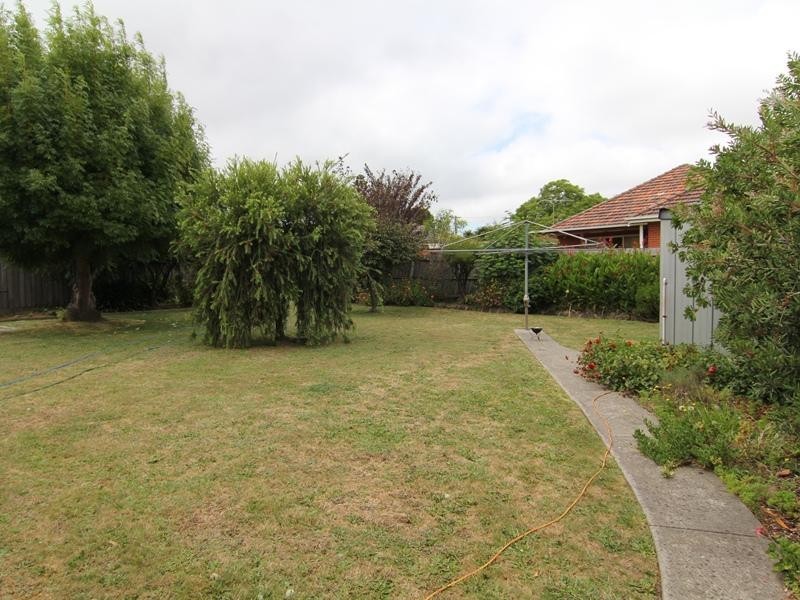 8 Rangoon Court, Mulgrave VIC 3170