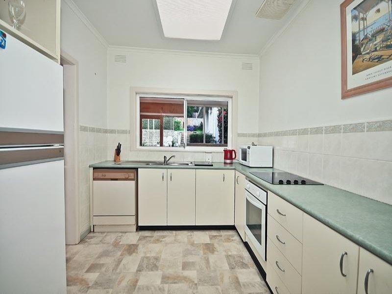 13 Ivanhoe Street, Glen Waverley VIC 3150