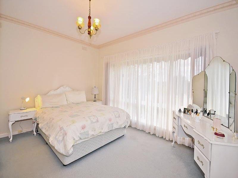 13 Ivanhoe Street, Glen Waverley VIC 3150