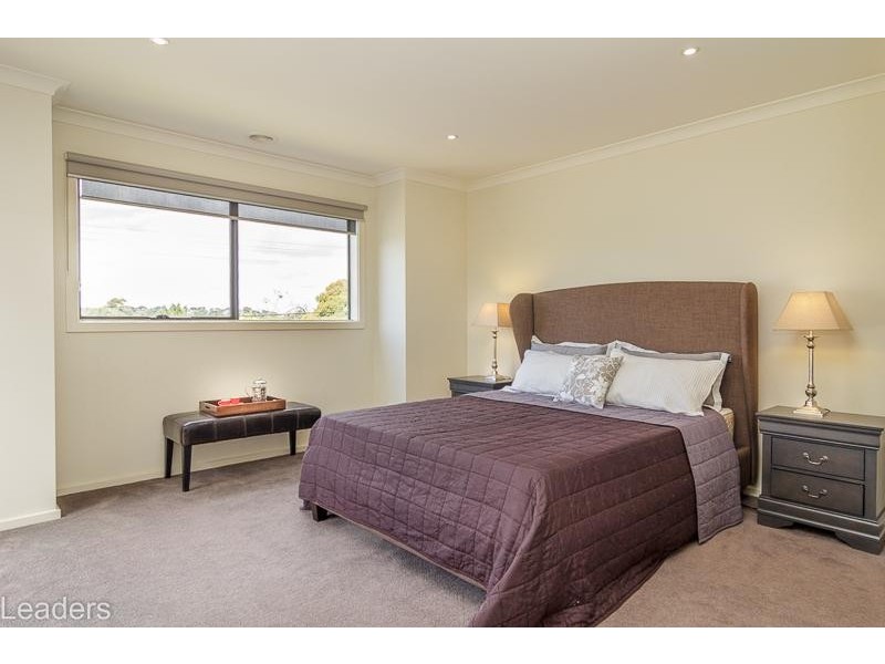 9 St Johns Wood Road, Mount Waverley VIC 3149