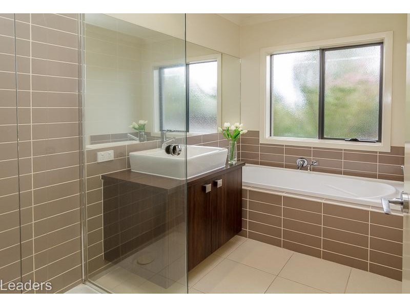 9 St Johns Wood Road, Mount Waverley VIC 3149