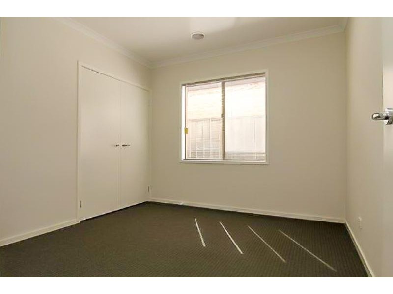 11 Snowsill Circuit, Point Cook VIC 3030