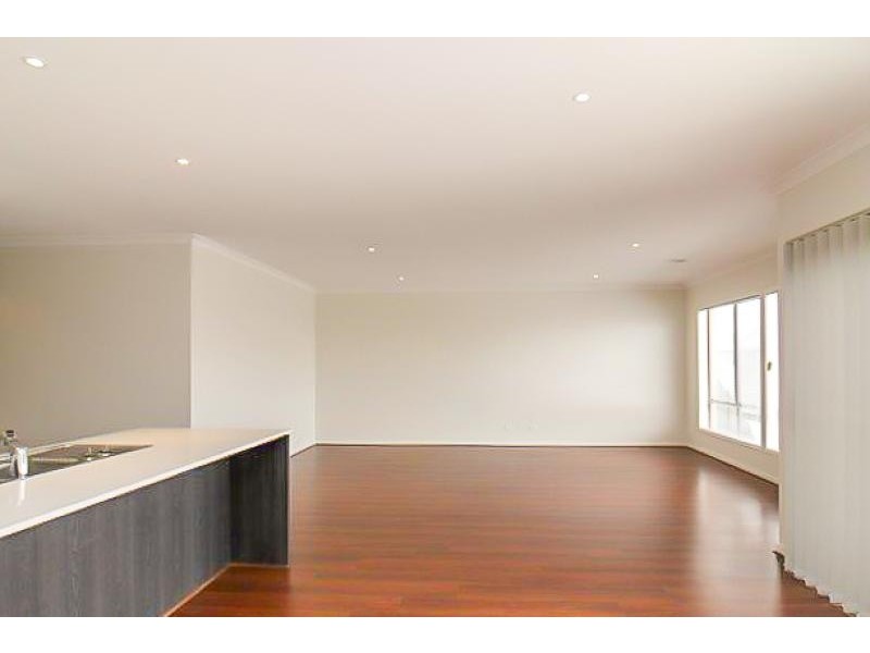 11 Snowsill Circuit, Point Cook VIC 3030
