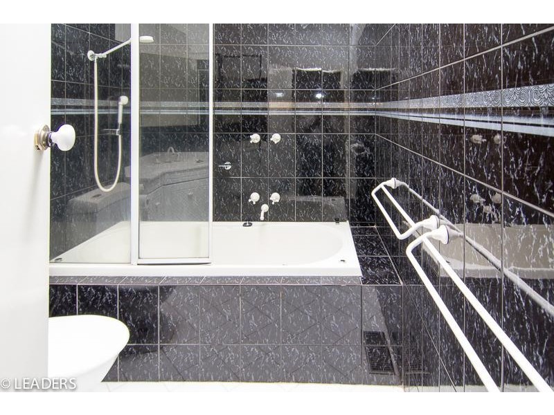 31 Charlotte Street, Glen Waverley VIC 3150