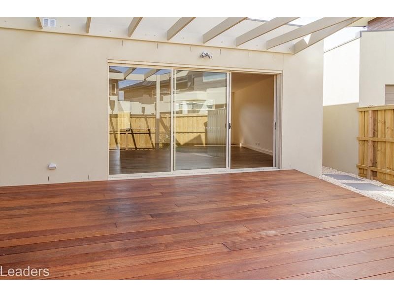 1/2 Adams Avenue, Glen Waverley VIC 3150