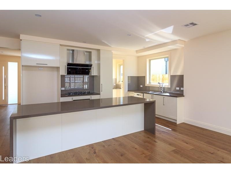 2/2 Adams  Avenue, Glen Waverley VIC 3150