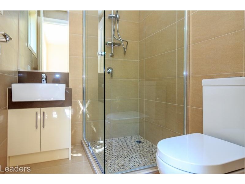 3/2 Adams  Avenue, Glen Waverley VIC 3150