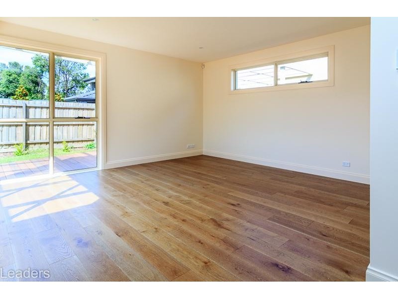 3/2 Adams  Avenue, Glen Waverley VIC 3150