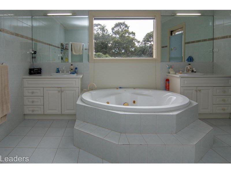 41 Campbell  Street, Glen Waverley VIC 3150