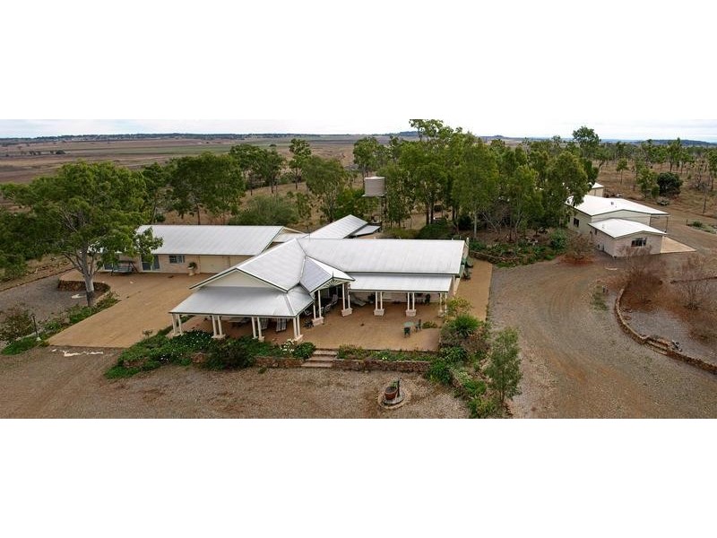 145 Henningsen  Road OAKEY 4401, Oakey QLD 4401