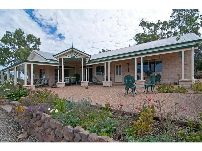 145 Henningsen Road OAKEY 4401, Oakey QLD 4401